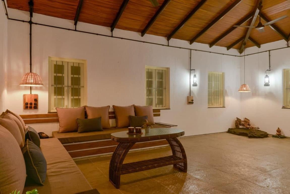 The Earth Farm Villa Nashik Bagian luar foto
